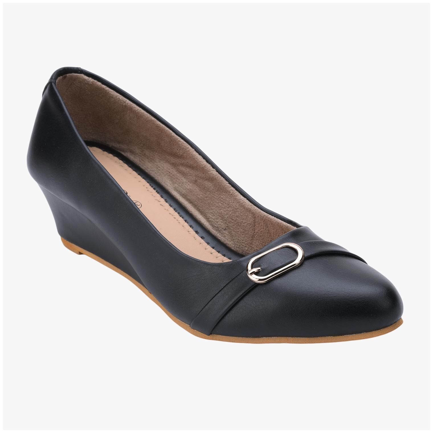 

SALARIO Women Black Wedges