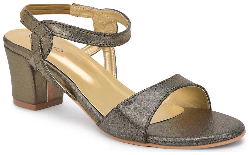 

SALARIO Women Brown Pumps