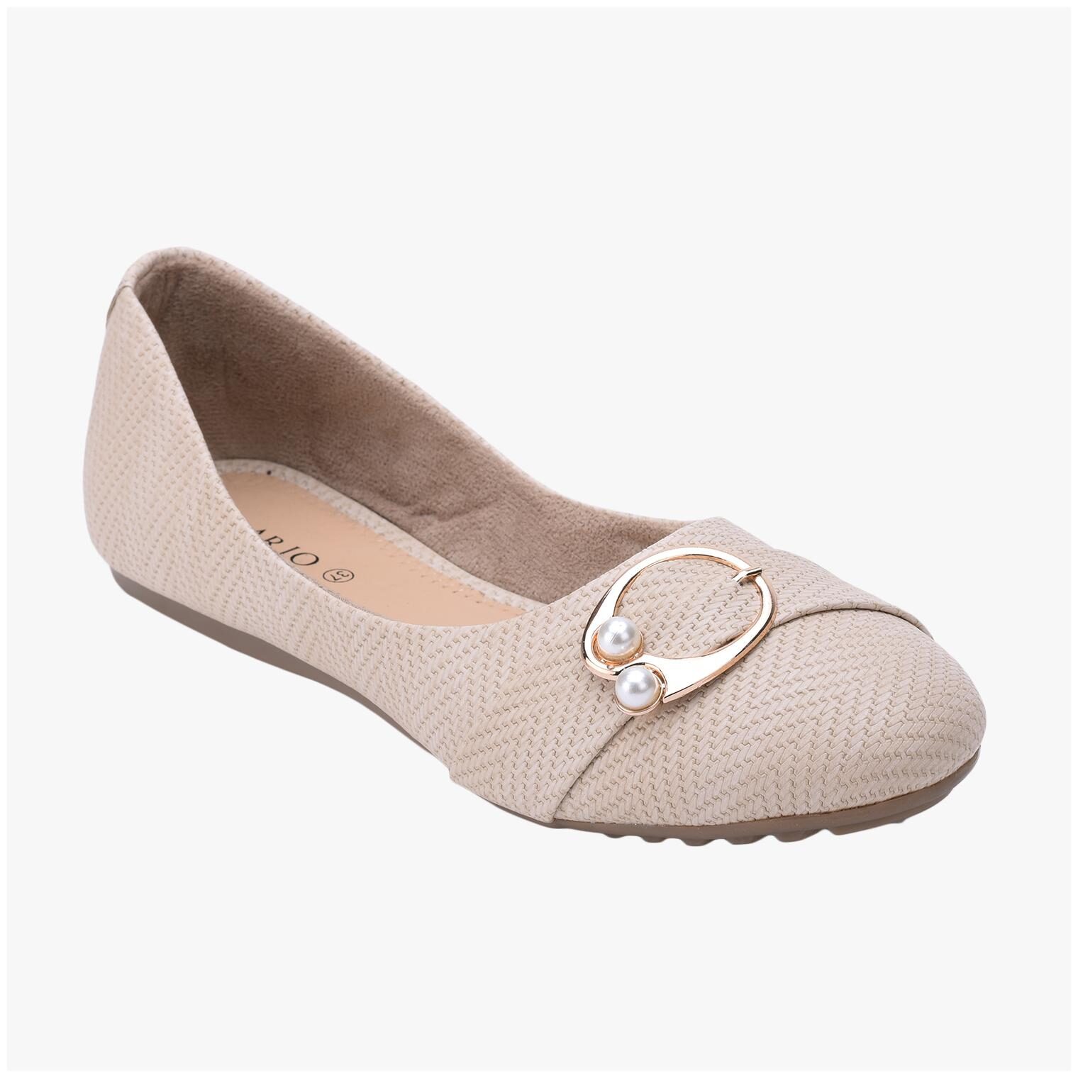 

SALARIO Women Cream Bellies