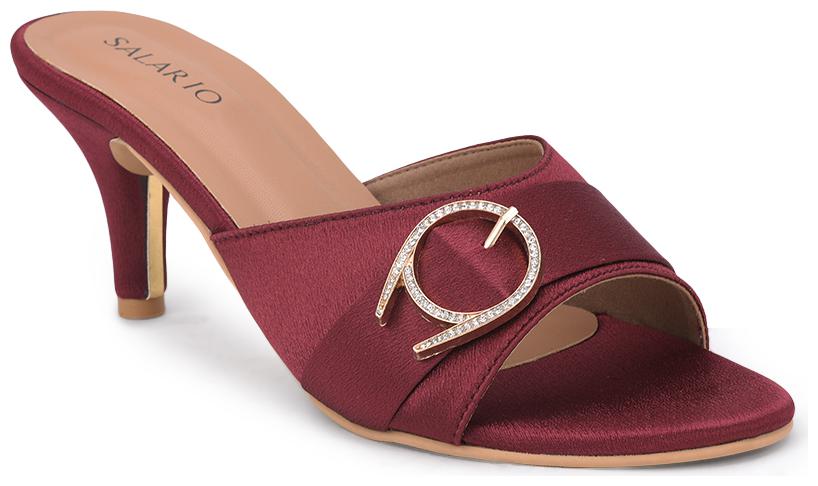 

SALARIO Women Maroon Pumps