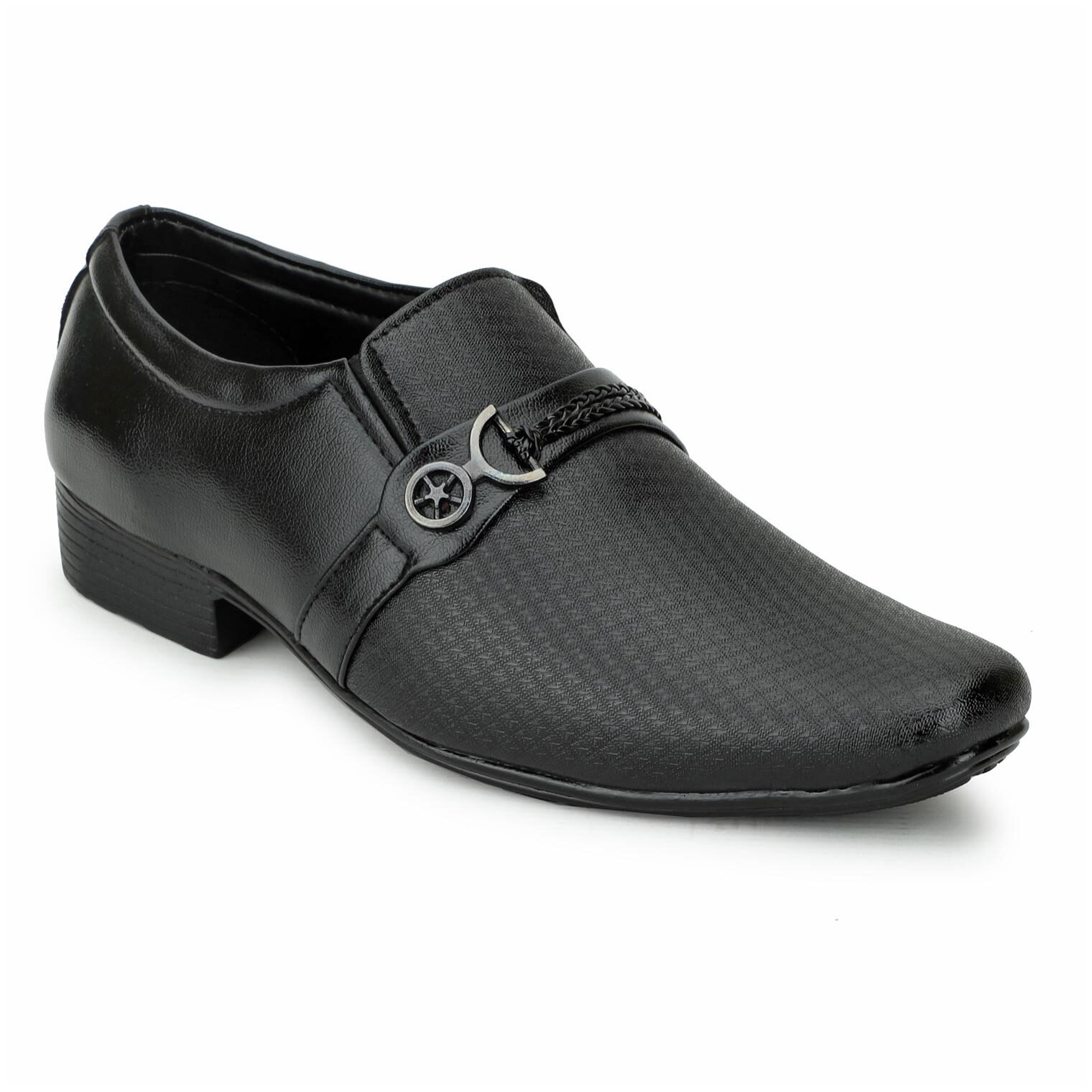 

SANMARCO Men Black Formal Shoes