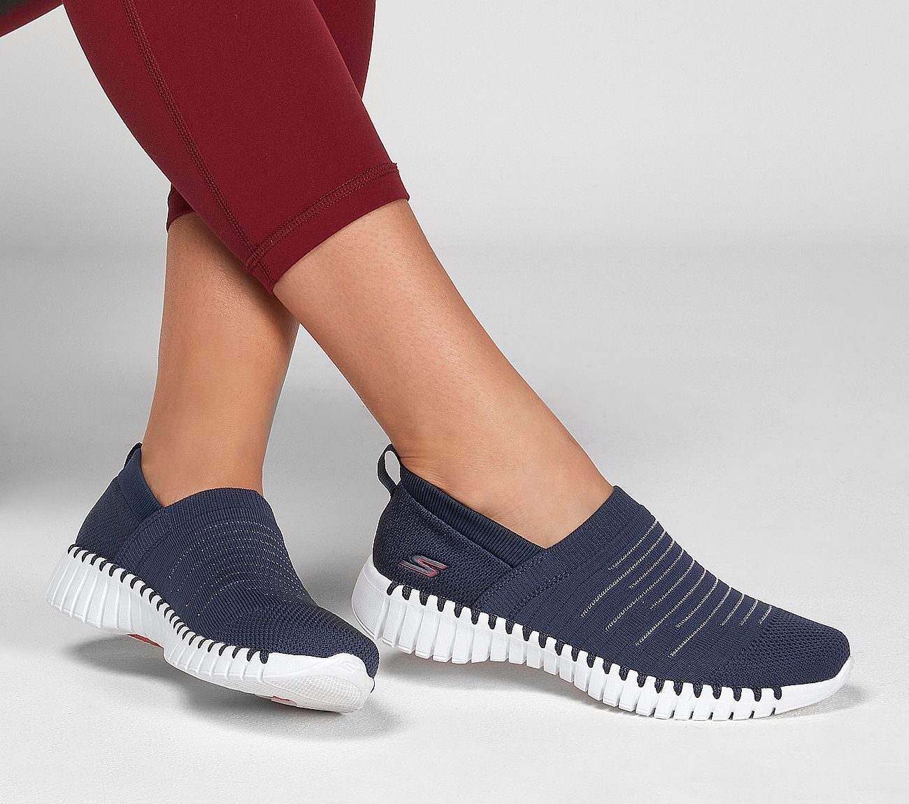 

Skechers Women Training Gym Shoes ( Navy Blue )