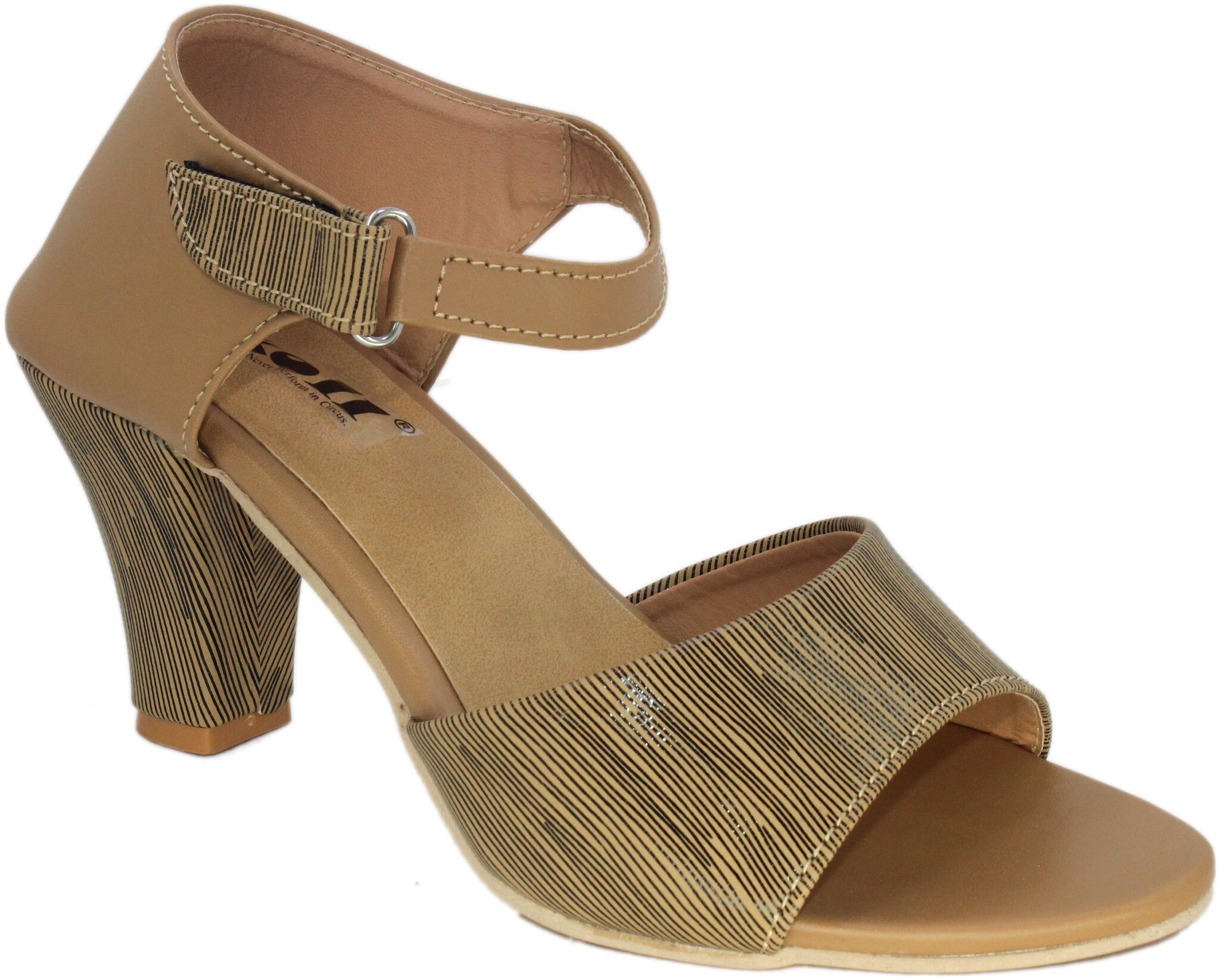 

Skoll Women Beige Pumps