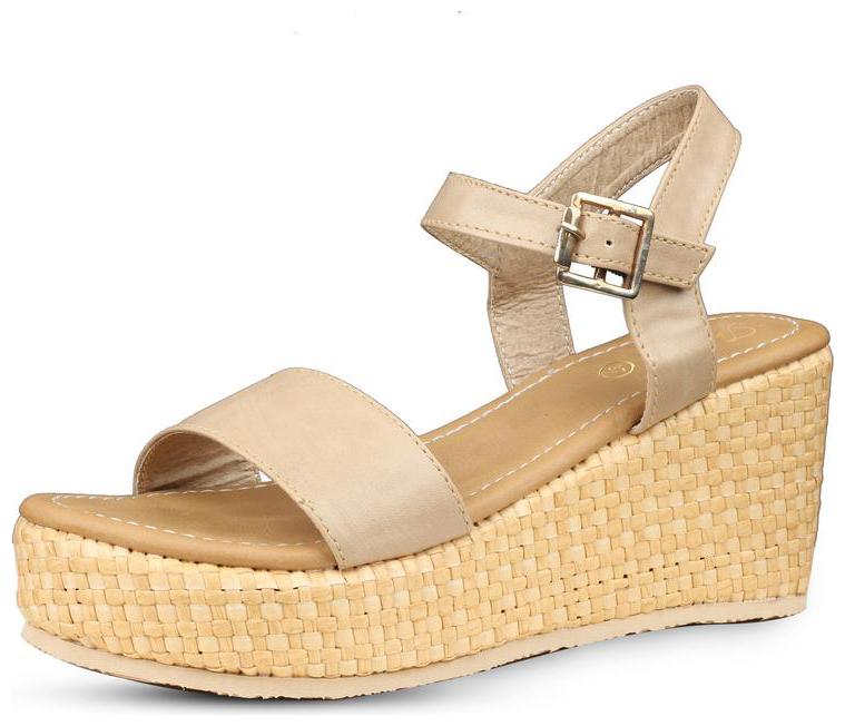 

Snasta Women Beige Wedges