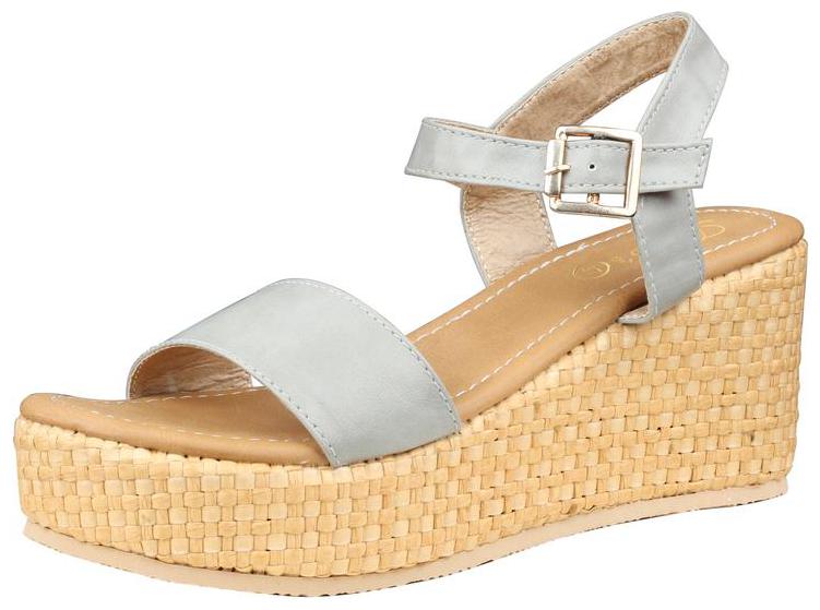 

Snasta Women Grey Wedges