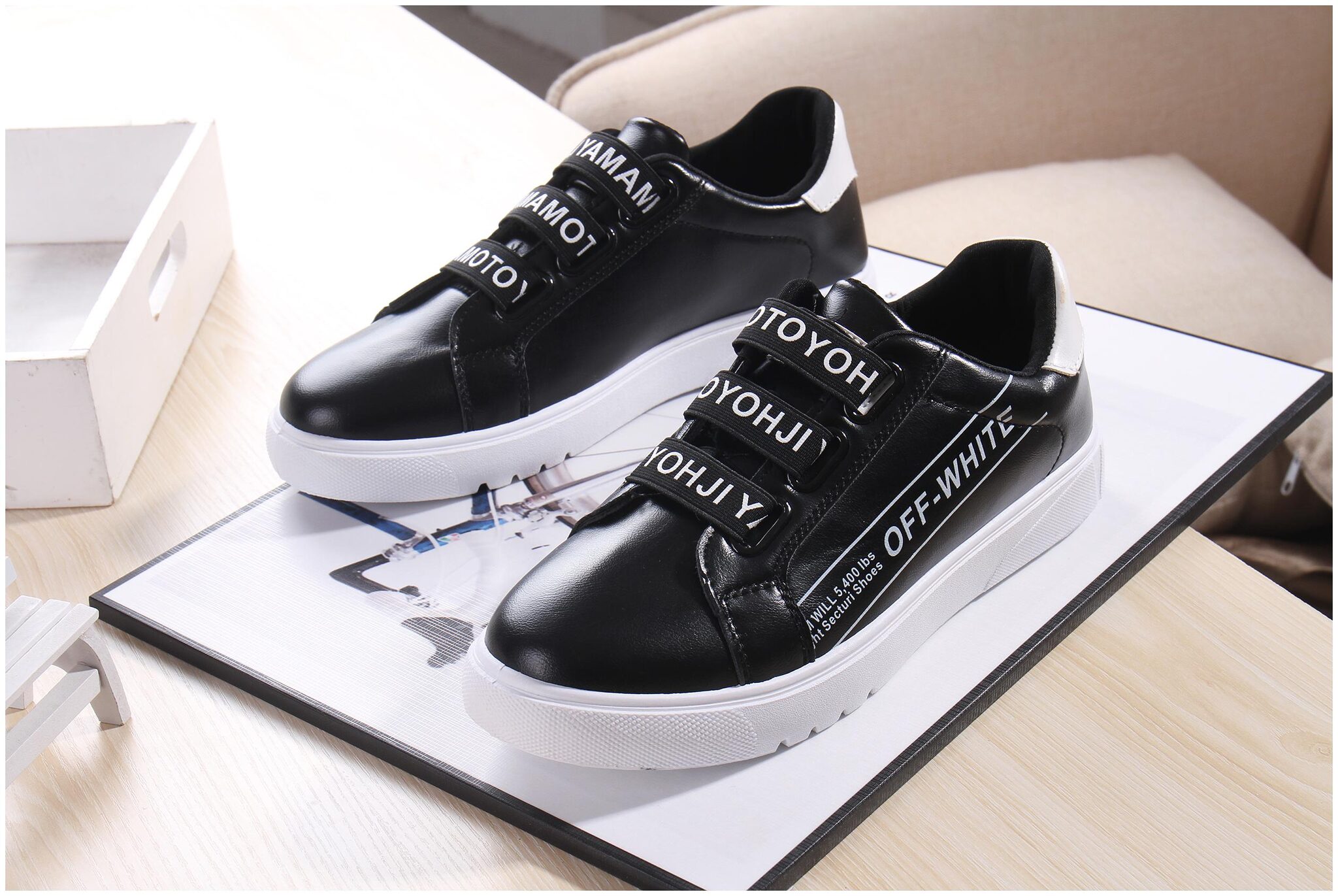 

Enso Men Black Sneakers