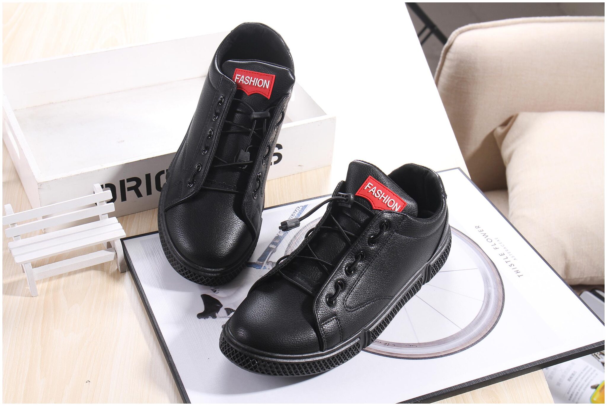 

Enso Men Black Sneakers