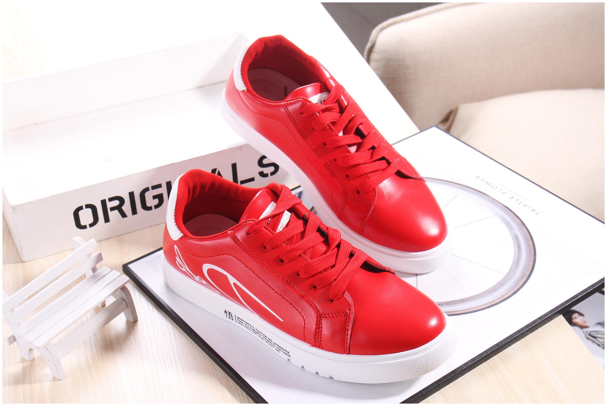 

Enso Men Red Sneakers