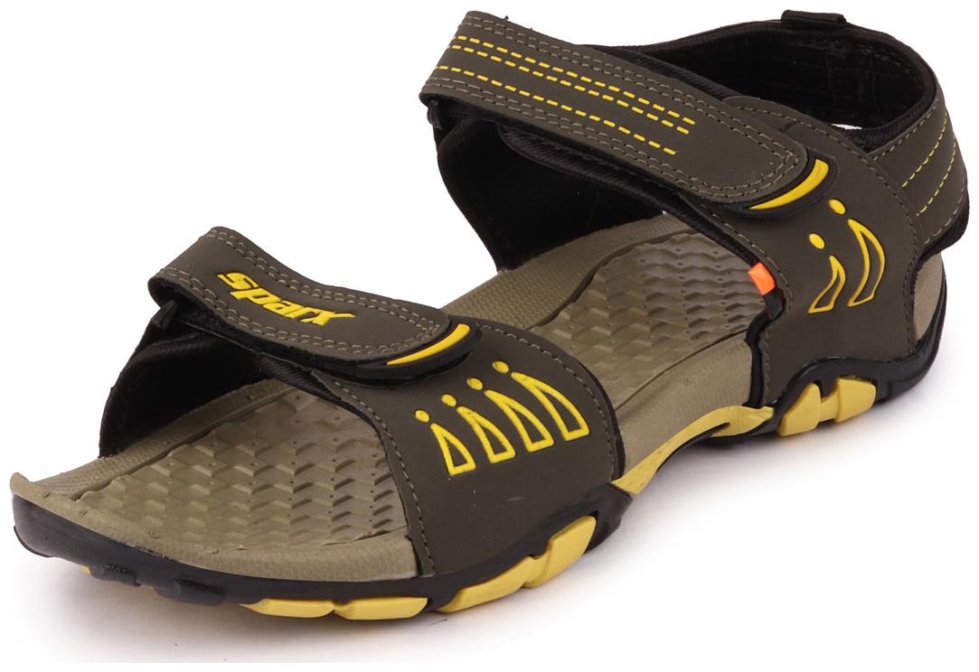 

Sparx Men Brown Floaters