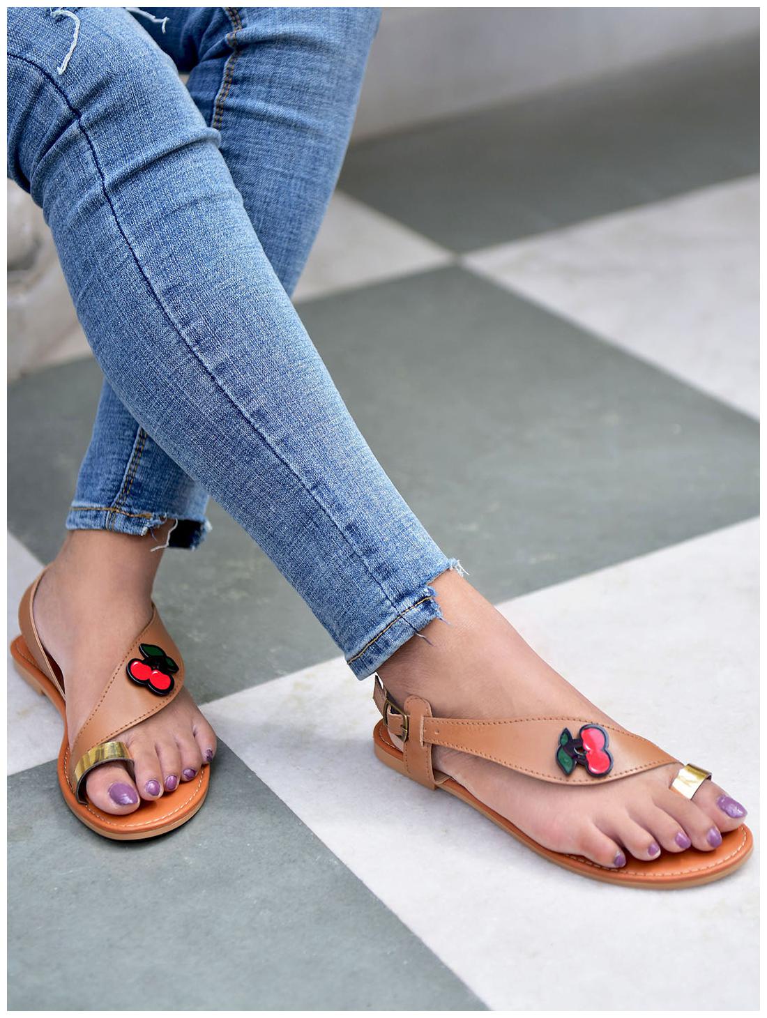 

STREETSTYLESTORE Women Beige One Toe Flats