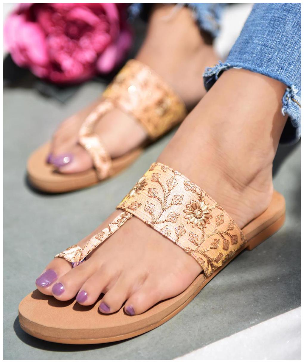 

STREETSTYLESTORE Women Beige One Toe Flats