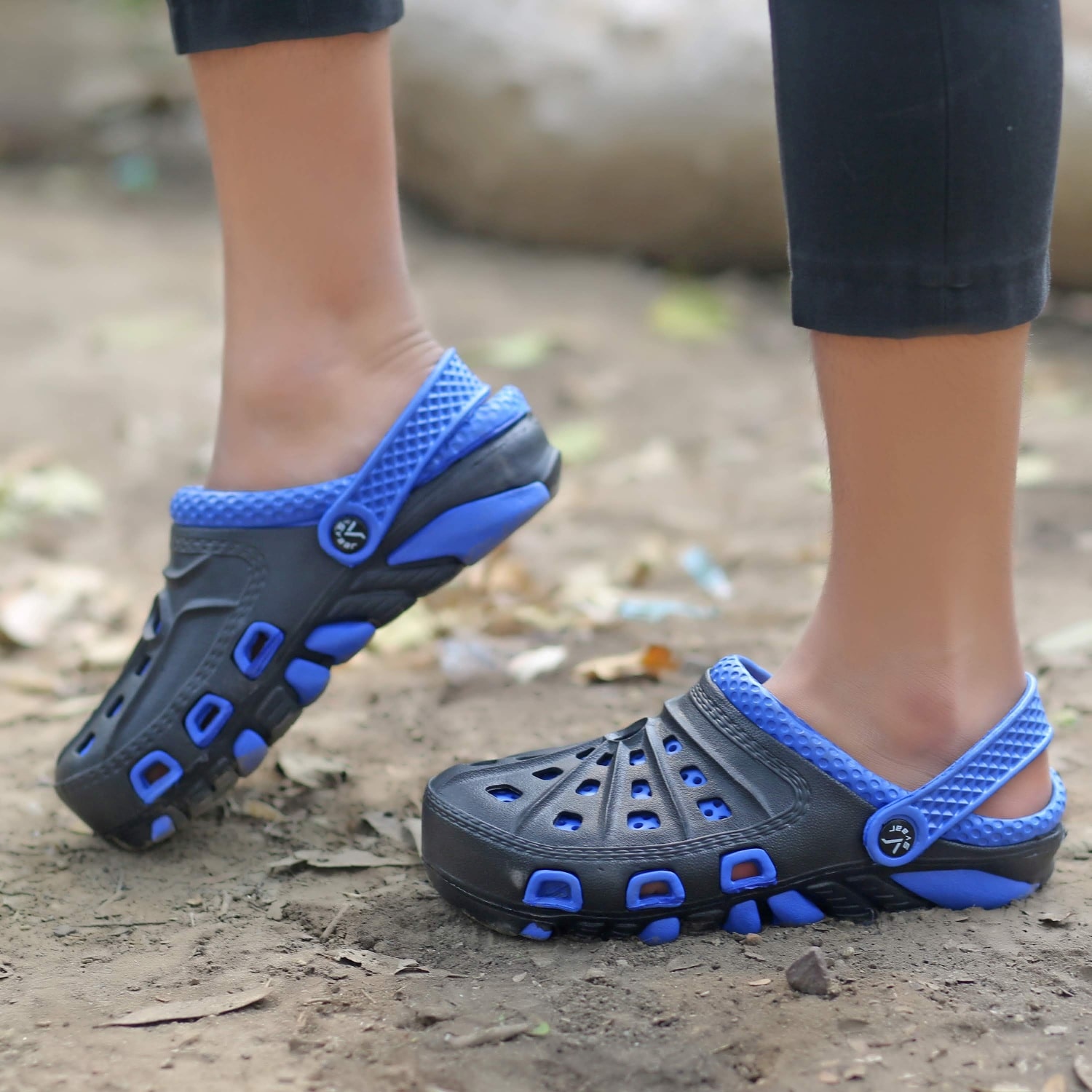 

SVAAR Men Navy Blue Clogs