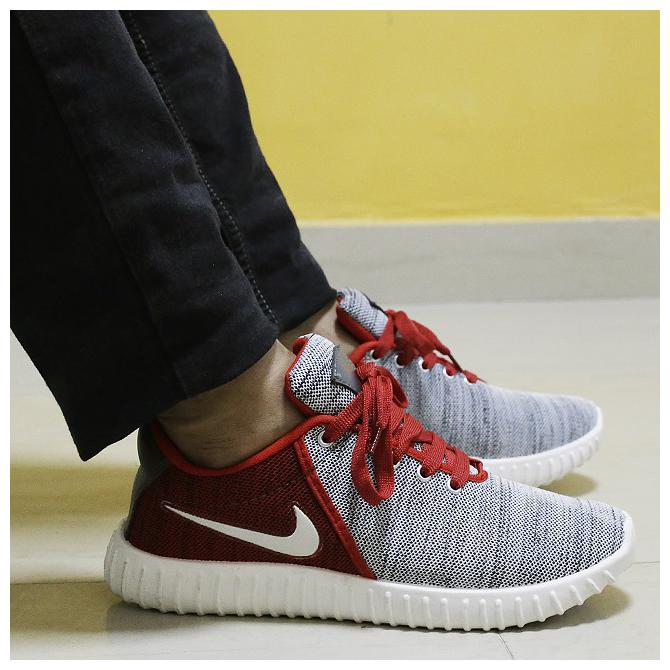 

Treadfit Men Grey Red Casual shoes