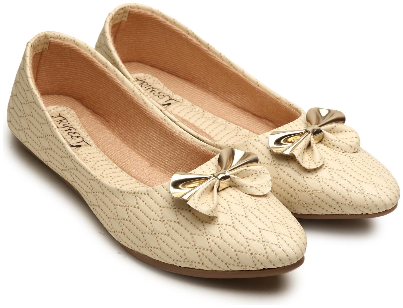 

tryfeet Women s Cream Pointed Bellies