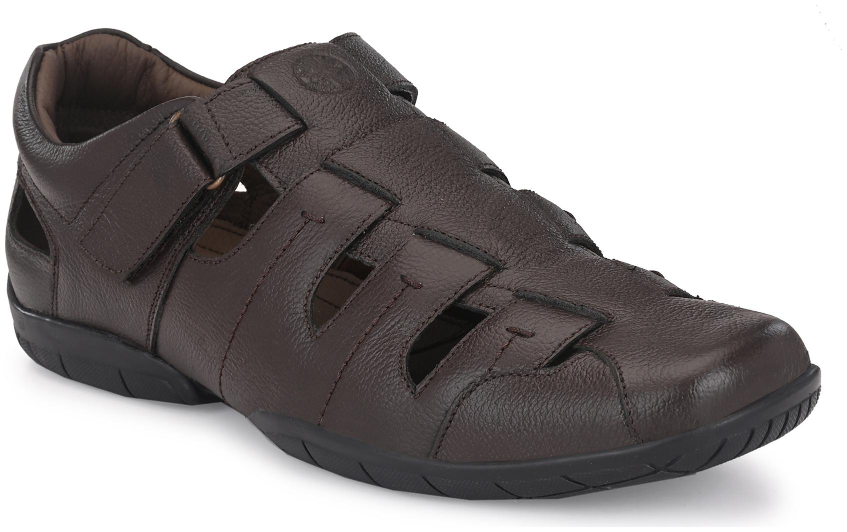 

UNDERROUTE Men Brown Sandals
