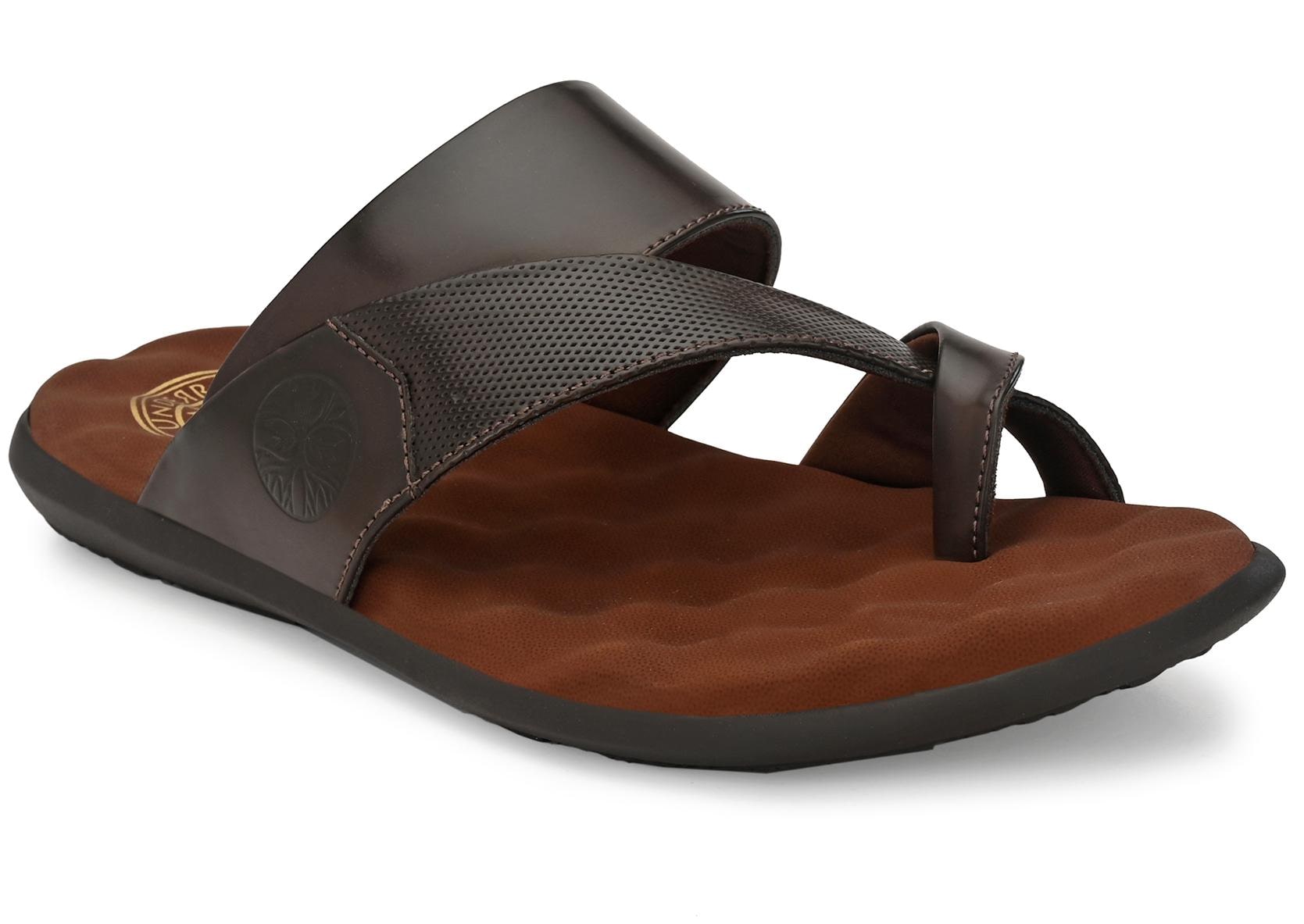 

UNDERROUTE Men Brown Black Indoor Slippers - 1 Pair