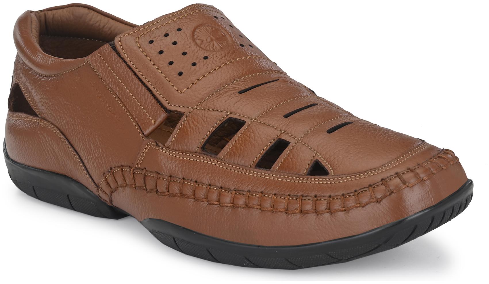 

UNDERROUTE Men Tan Sandals