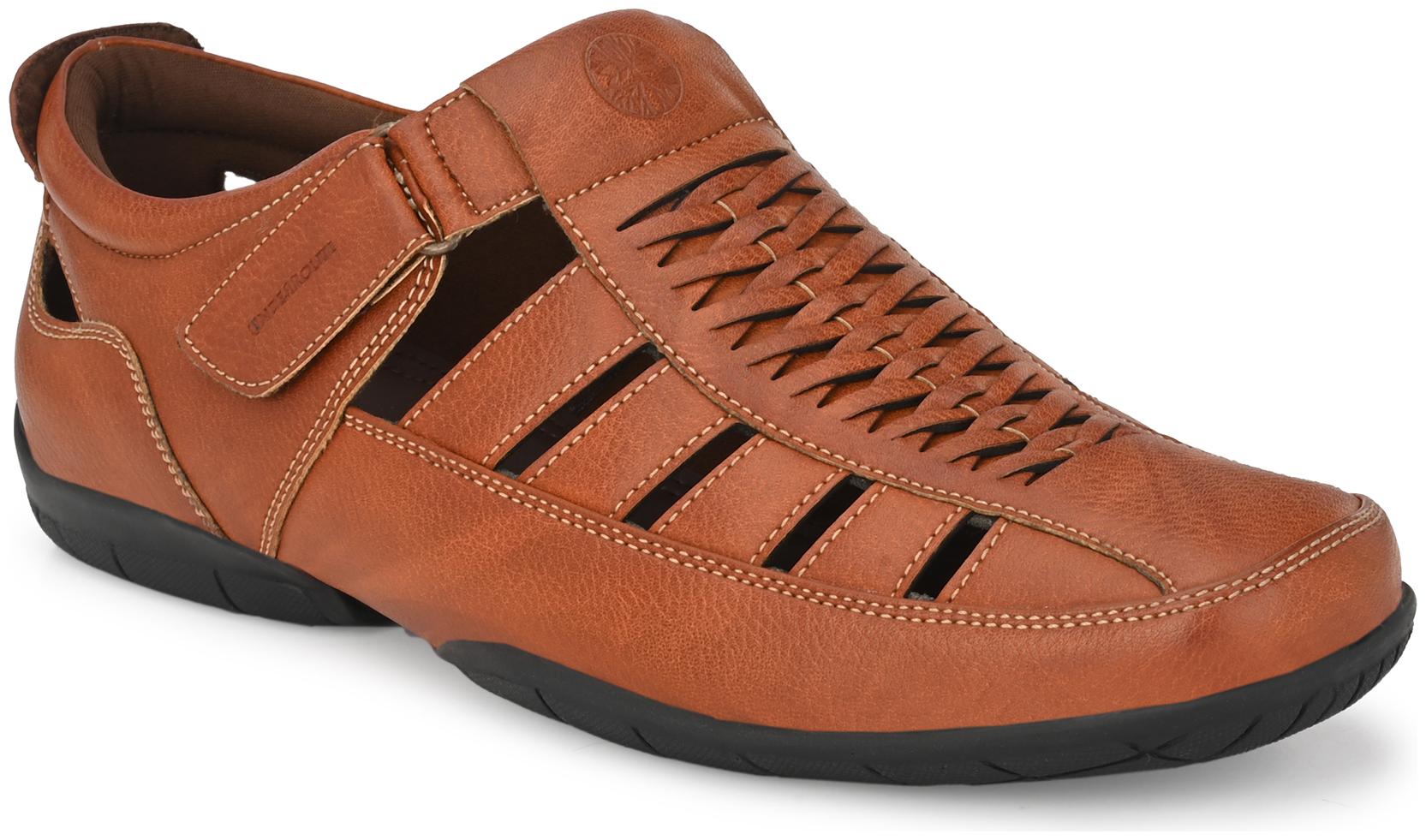 

UNDERROUTE Men Tan Sandals