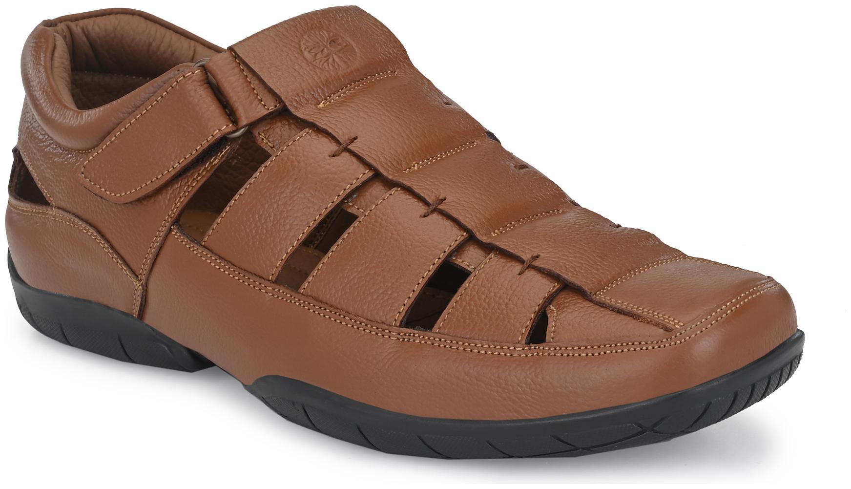 

UNDERROUTE Men Tan Sandals