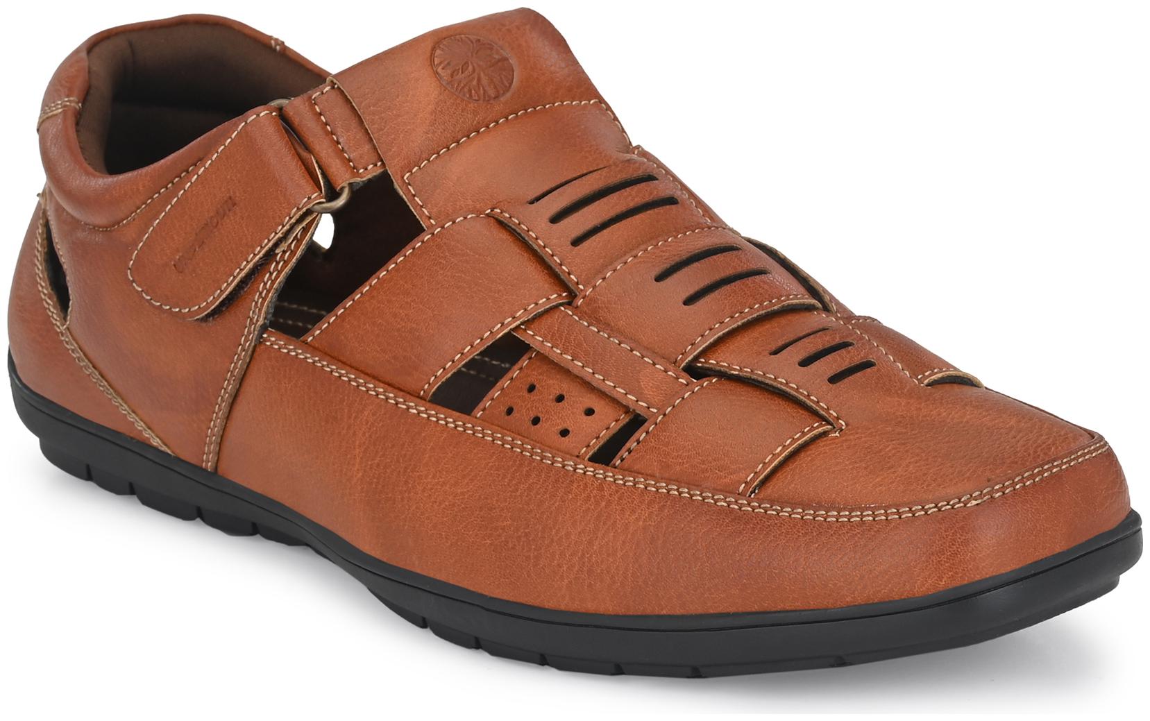 

UNDERROUTE Men Tan Sandals