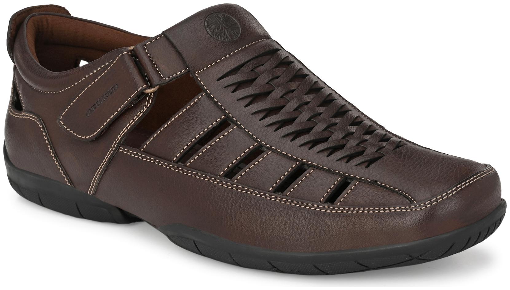 

UNDERROUTE Men Brown Sandals