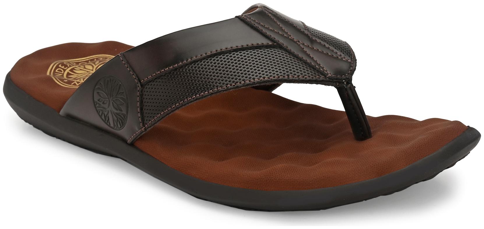 

UNDERROUTE Men Brown Black Indoor Slippers - 1 Pair
