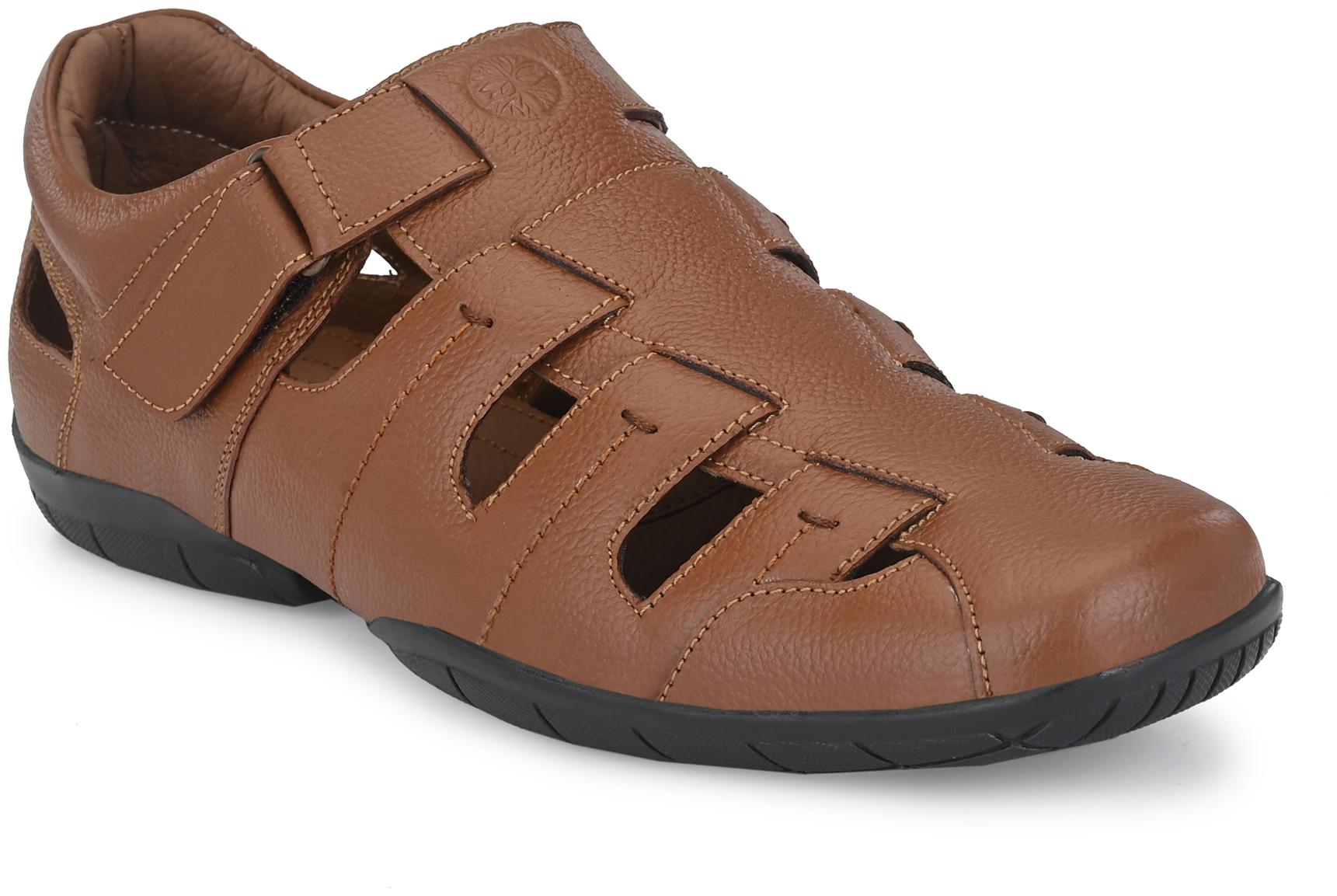 

UNDERROUTE Men Tan Sandals