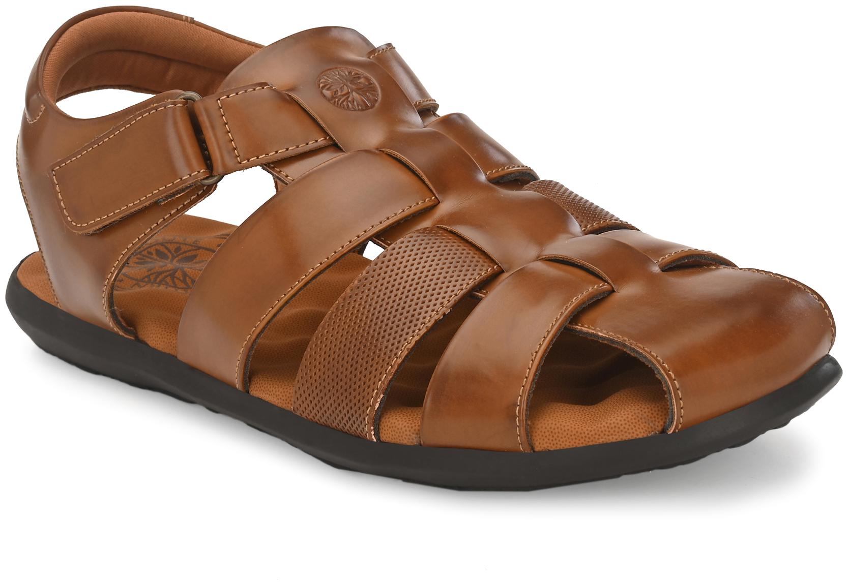 

UNDERROUTE Men Tan Sandals