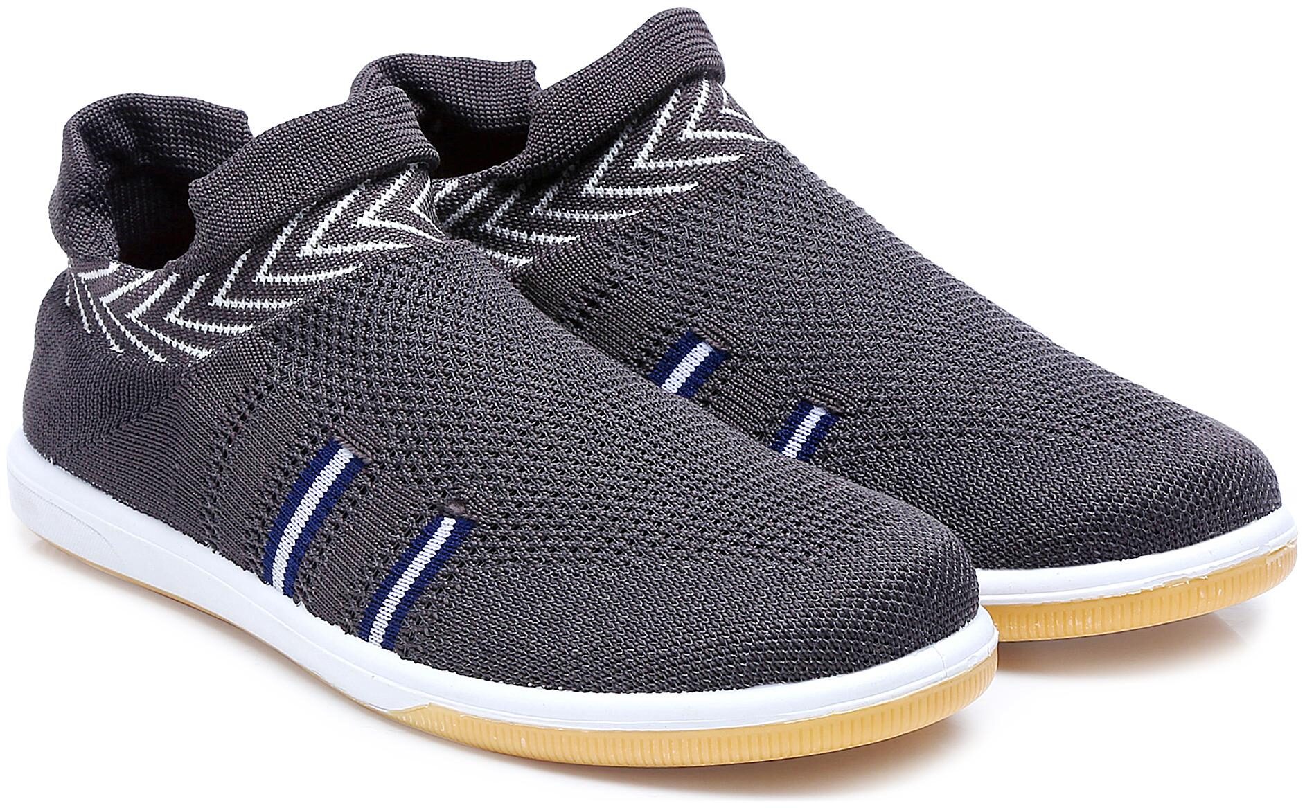 

Unistar Men Grey Classic Sneakers - Mustang 024 grey