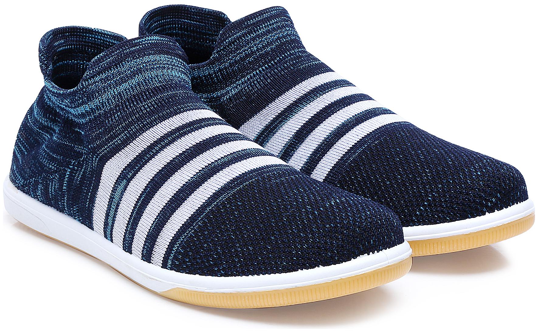 

Unistar Men Blue Classic Sneakers - Mustang 028 royal blue-white
