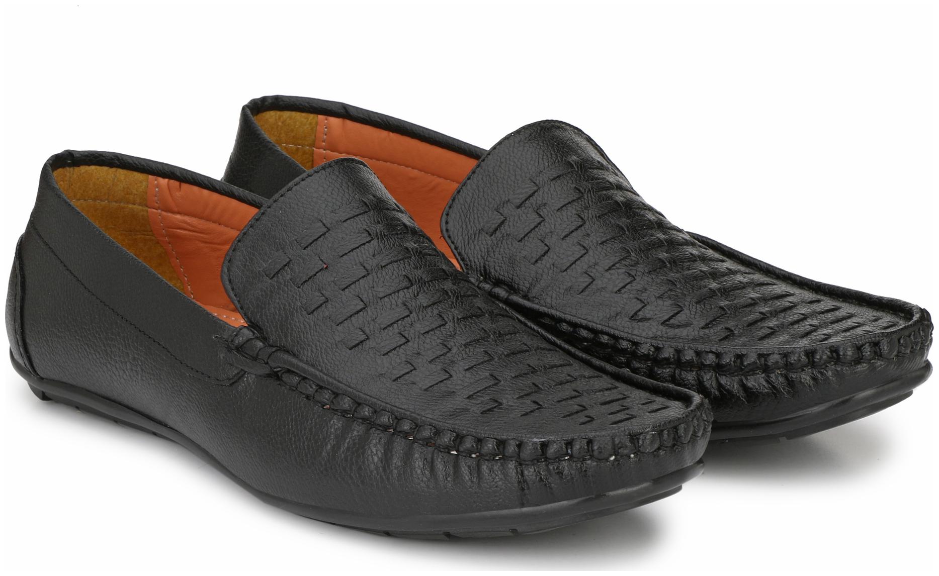 

UPANAH Men Black Loafers