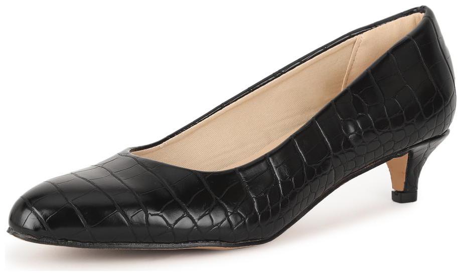 

Van Heusen Women Black Pumps
