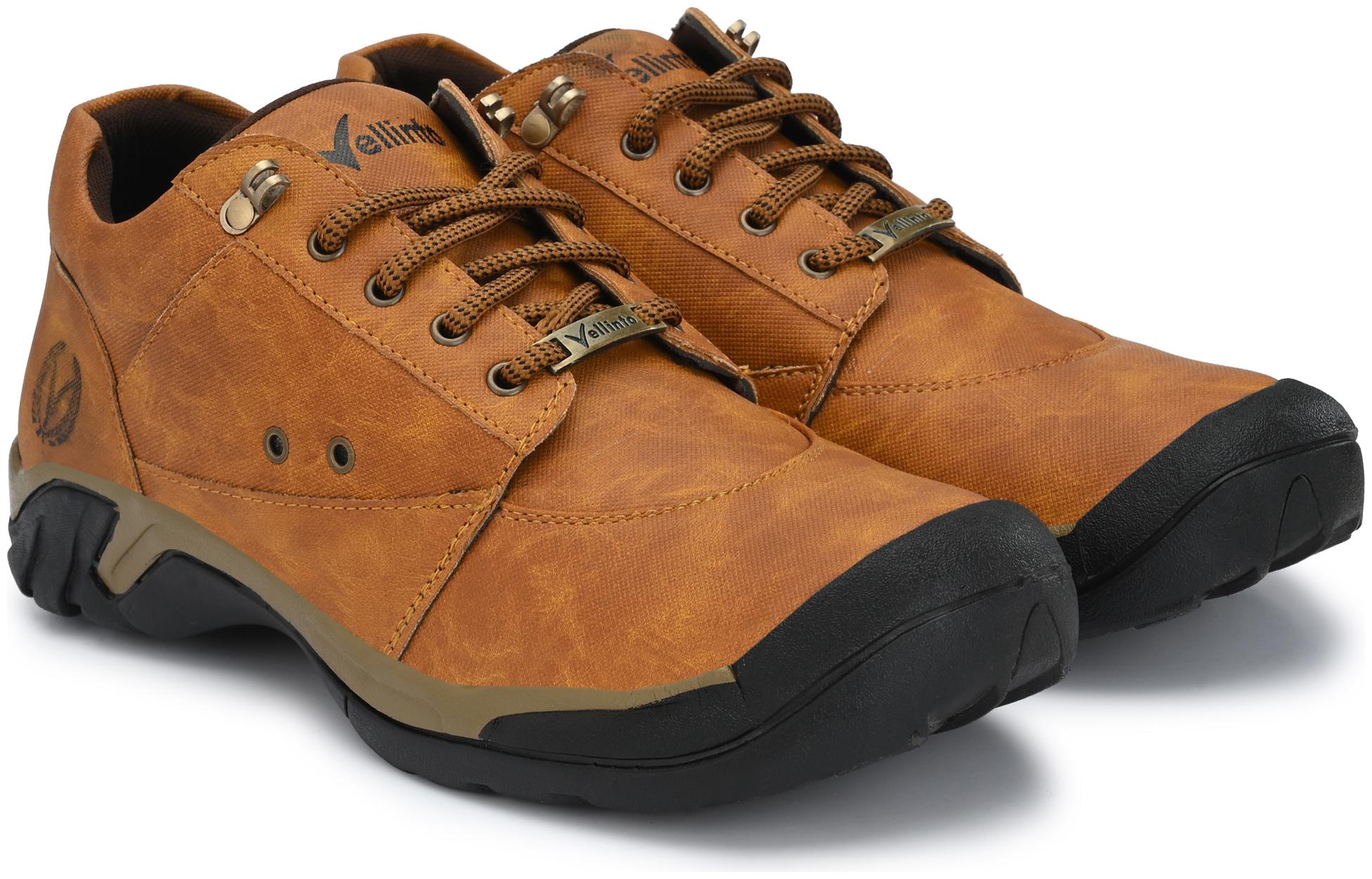 

VELLINTO Men Beige Outdoor Boots