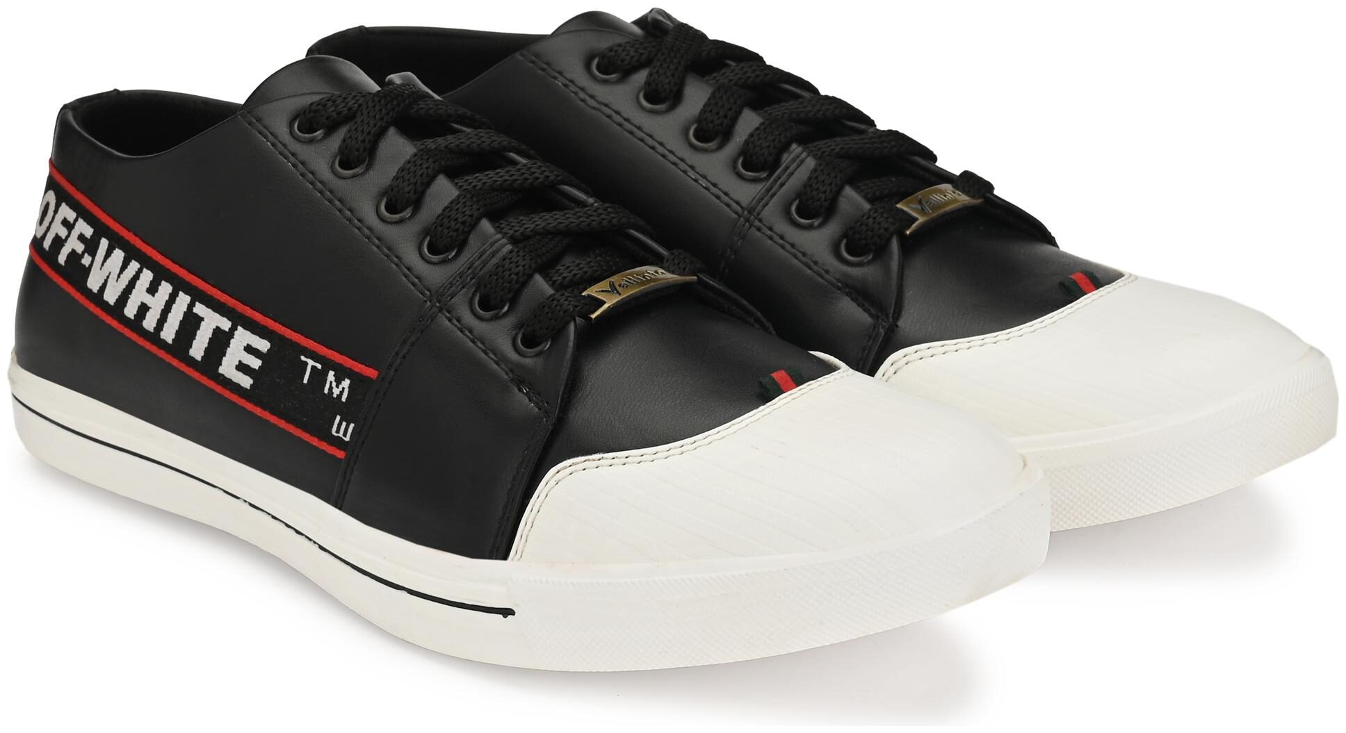 

VELLINTO Men Black Sneakers
