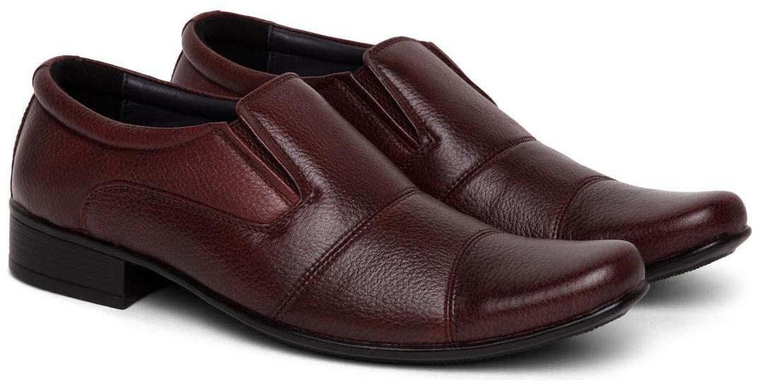 

WildHorn Men Brown Formal Shoes