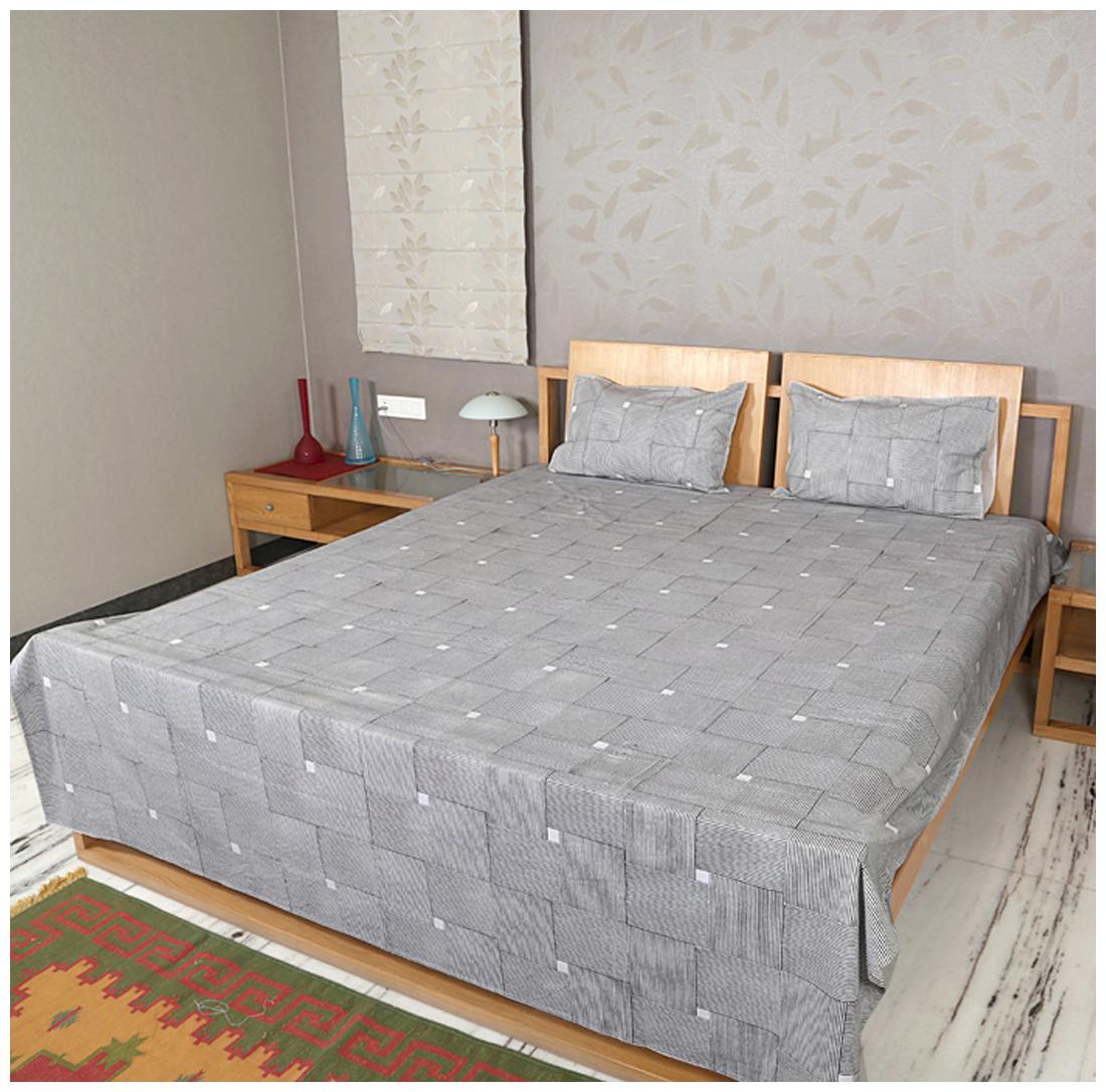

Rajrang Cotton Printed Double Size Bedsheet 104 TC ( 1 Bedsheet With 2 Pillow Covers Green )