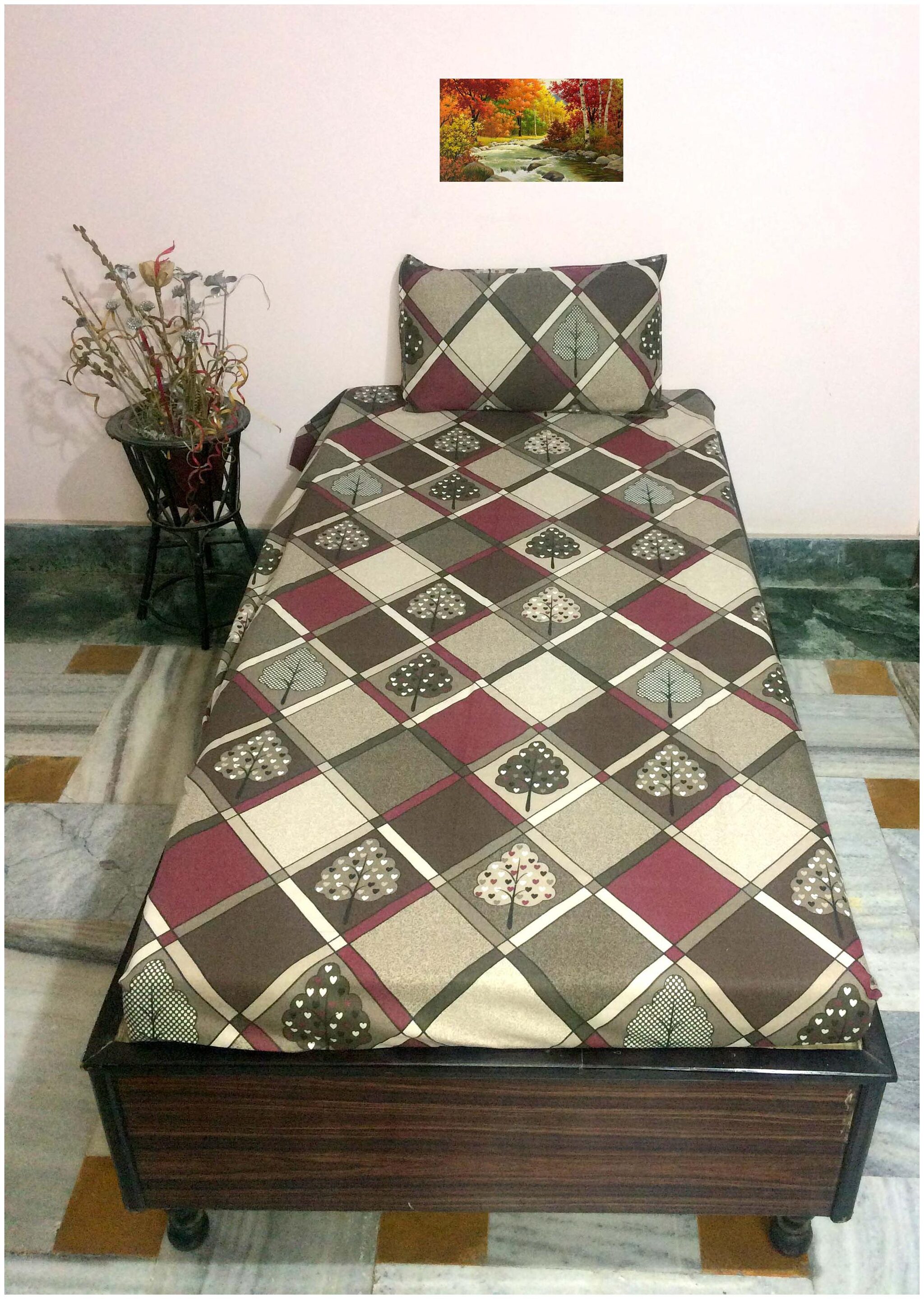 

A H ENTERPRISES Cotton Geometric Single Size Bedsheet 200 TC ( 1 Bedsheet With 1 Pillow Covers Green )
