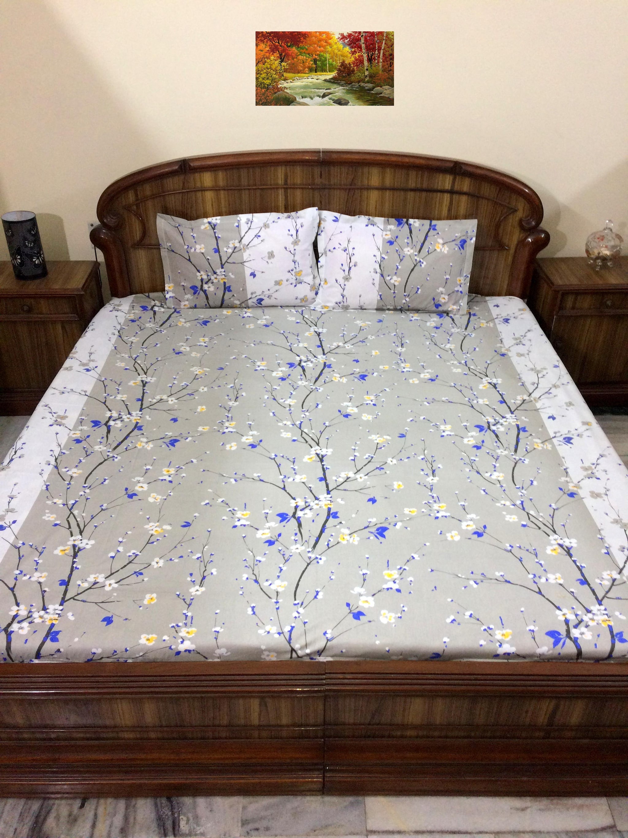 

A H ENTERPRISES Cotton Printed Queen Size Bedsheet 300 TC ( 1 Bedsheet With 2 Pillow Covers Grey )