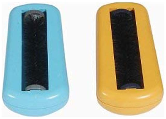 ARYSHAA Plastic ( 2Pcs Carpet Brush )