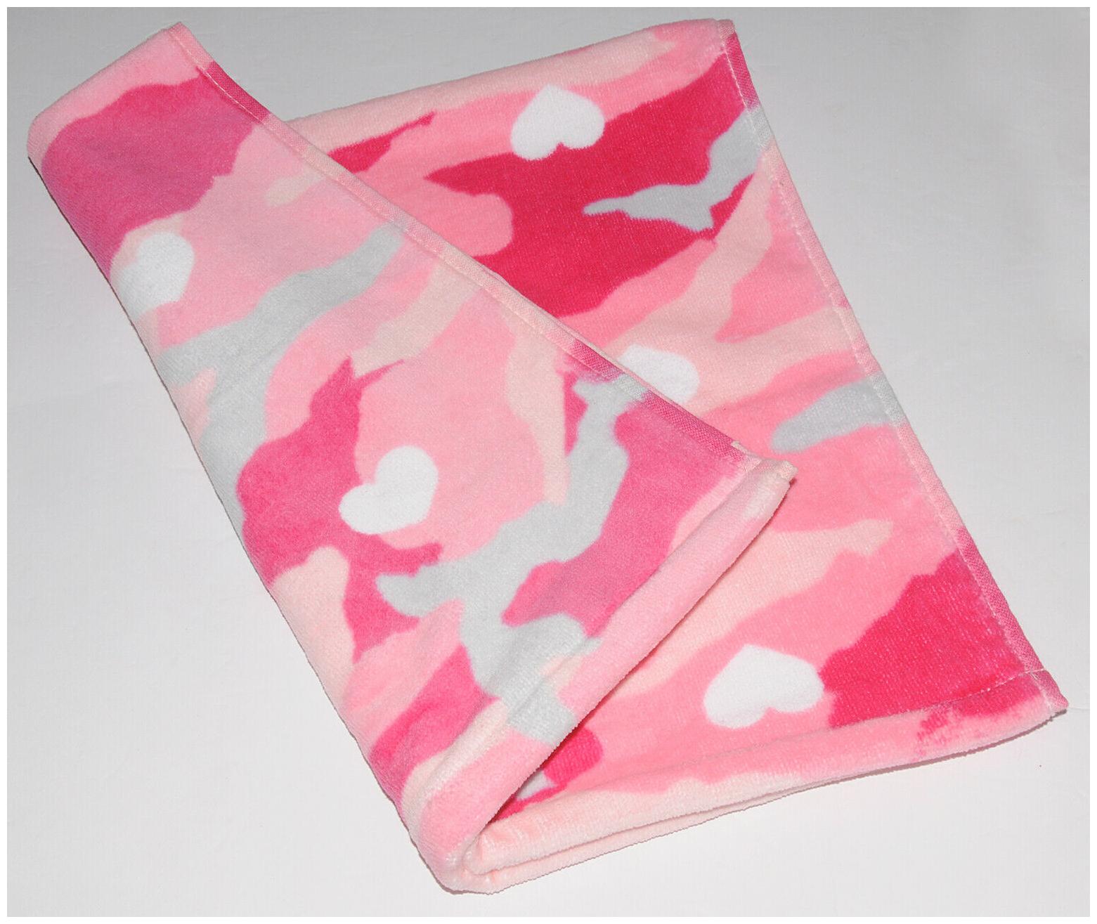 

BETSEY JOHNSON - Pink CAMO HEARTS - Soft Cotton Terry 16 x 27 HAND Towel NEW