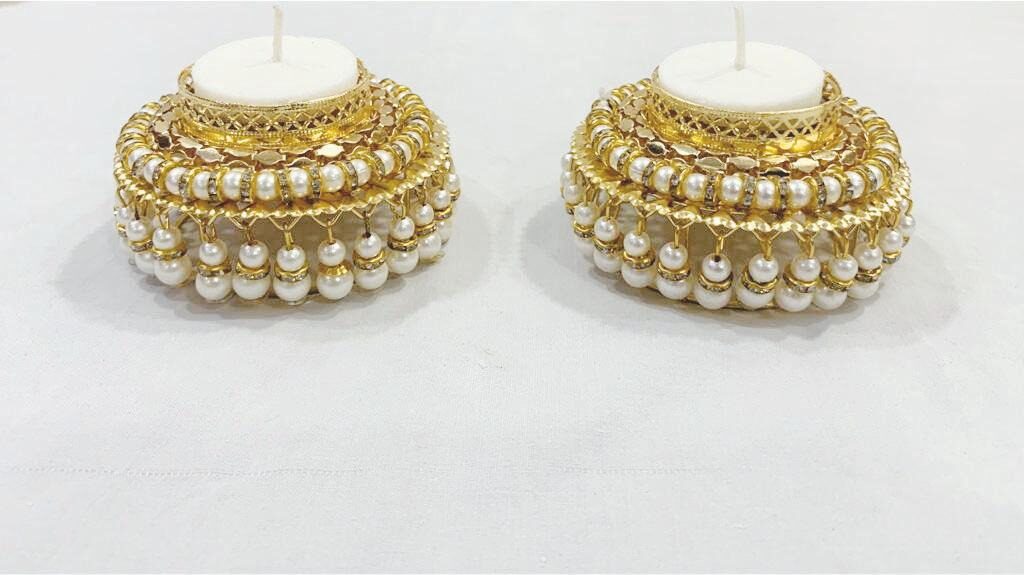 

BRAND WORLD Metal Golden Tea light holder
