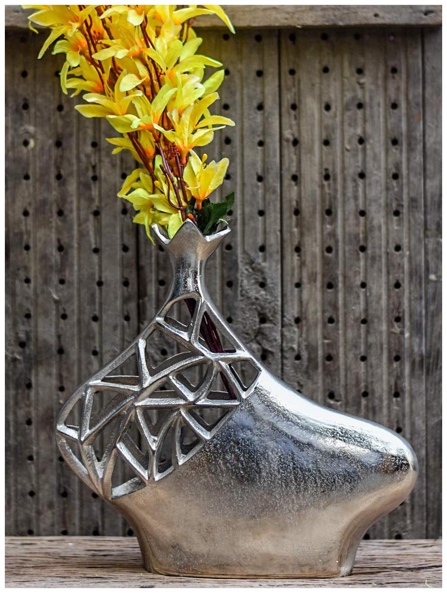

Casa Decor Elements Embossed Aluminium Vase for Center Piece Flower Holder Modern Home Decor Standard Silver