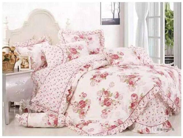 Gifty Cotton Floral Queen Size Bedsheet 104 TC ( 1 Bedsheet With 2 Pillow Covers , Red )