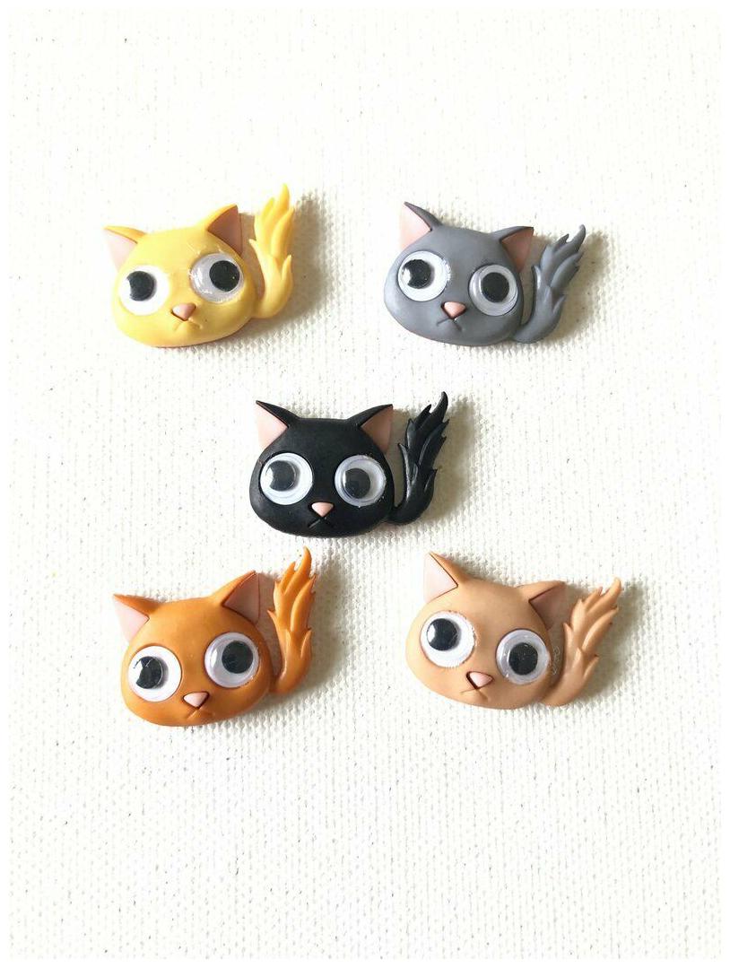 

Cute Googly Eyed Kitten Fridge Magnets Thumbtacks Cat Lady Gift