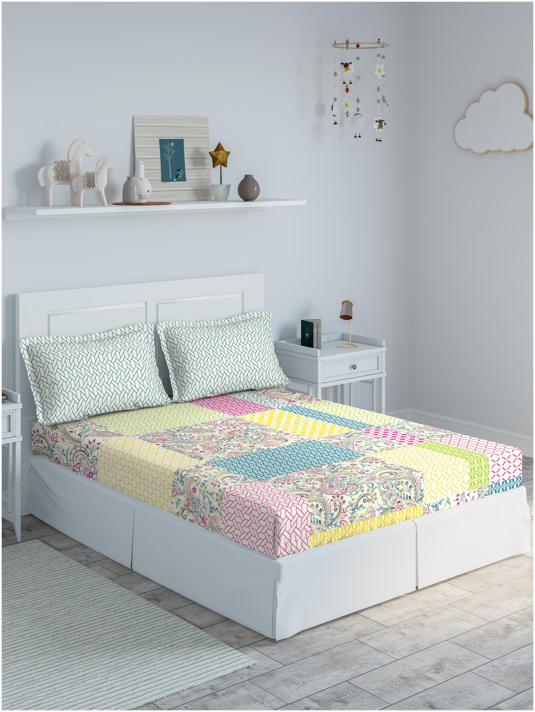 

D Decor Live Beautiful Cotton Paisley Double Size Bedsheet 136 TC ( 1 Bedsheet With 2 Pillow Covers Pink )