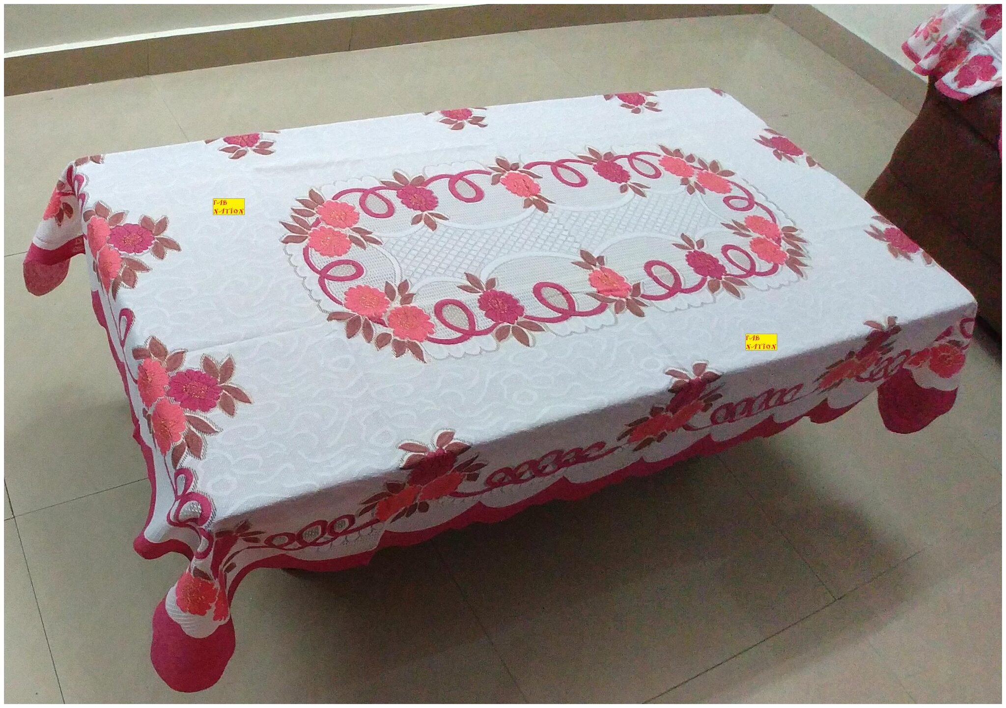 

FAB NATION PINK FLORAL CENTRE TABLE COVER