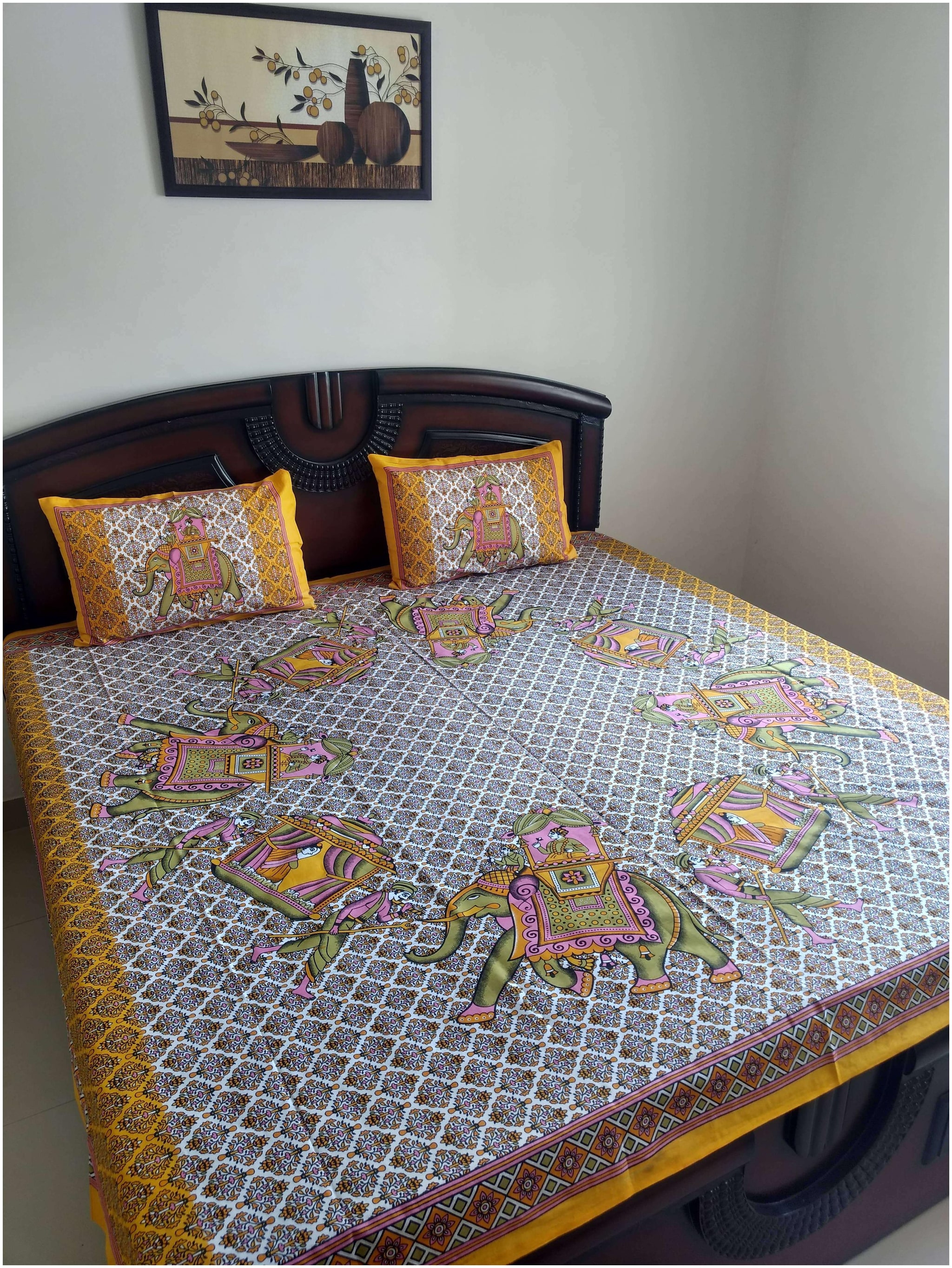 

FabFash Cotton Printed Double Size Bedsheet ( 1 Bedsheet With 2 Pillow Covers Yellow )