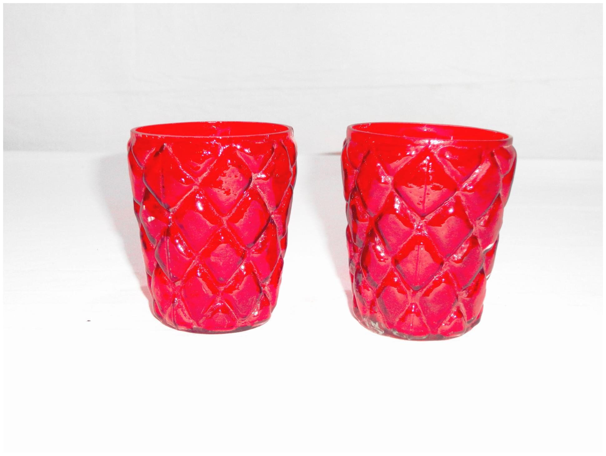 

Gupta Glass Exports Glass Red Candle holder