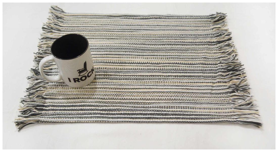 

Handloom multicolor table mats (Set of 6 pc)