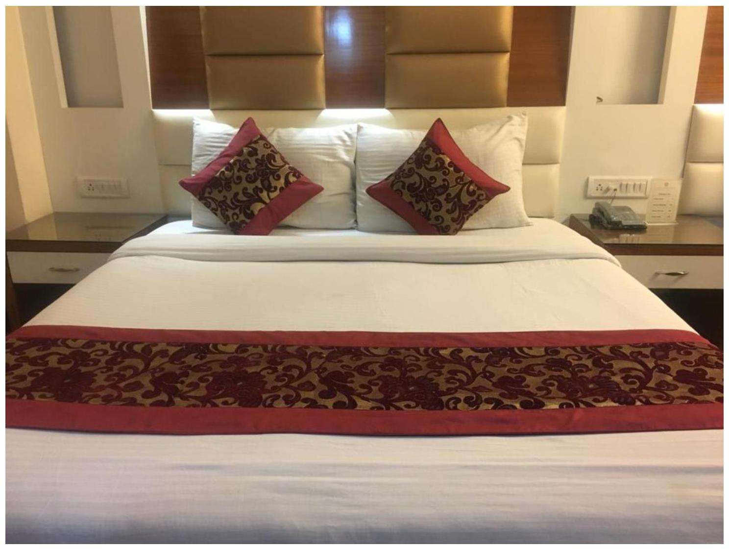 

Hotel Bed Runner Bed Runner